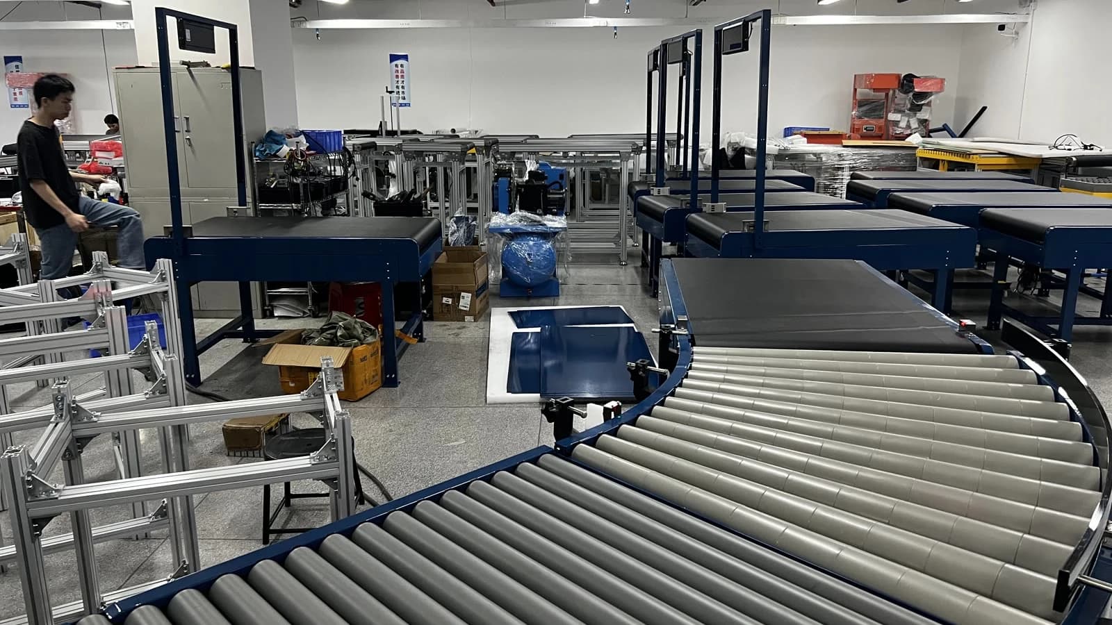 NewNorth conveyor and sortation system